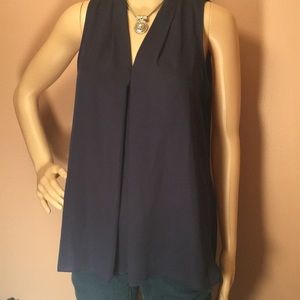 VINCE CAMUTO NAVY BLUE TOP❤️